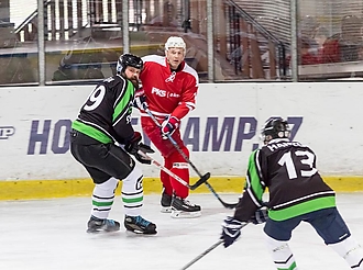 Historicky první hokejový zápas PKS okna